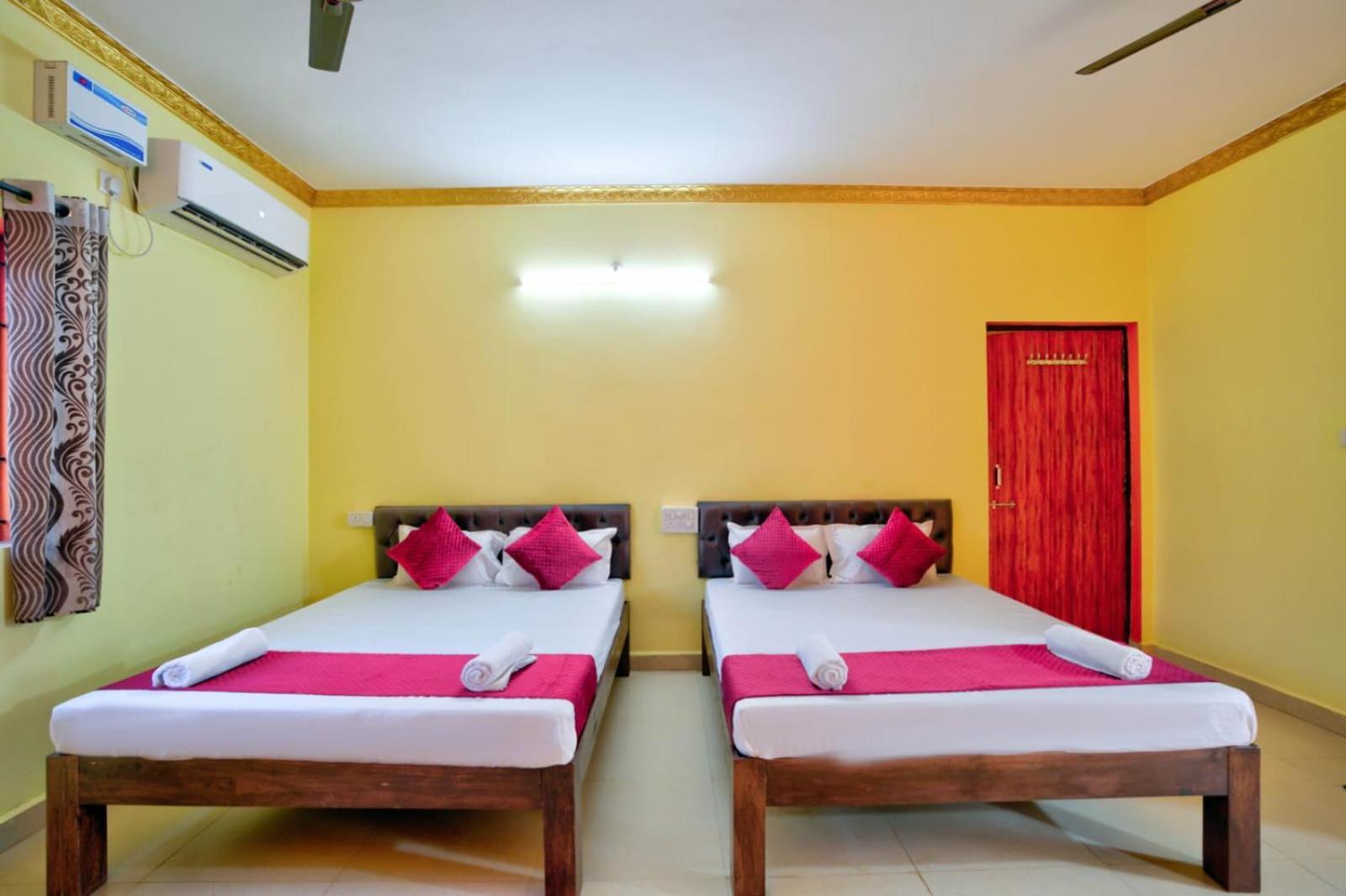 Hotel Savita Calangute Ruang foto