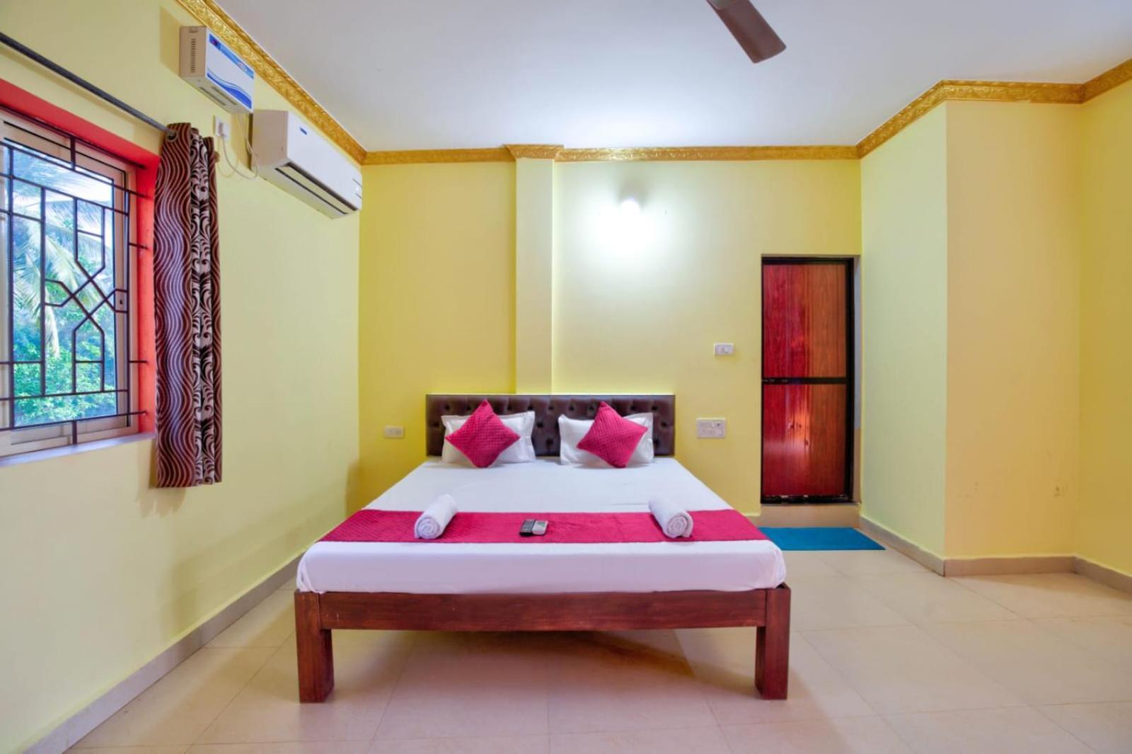 Hotel Savita Calangute Ruang foto
