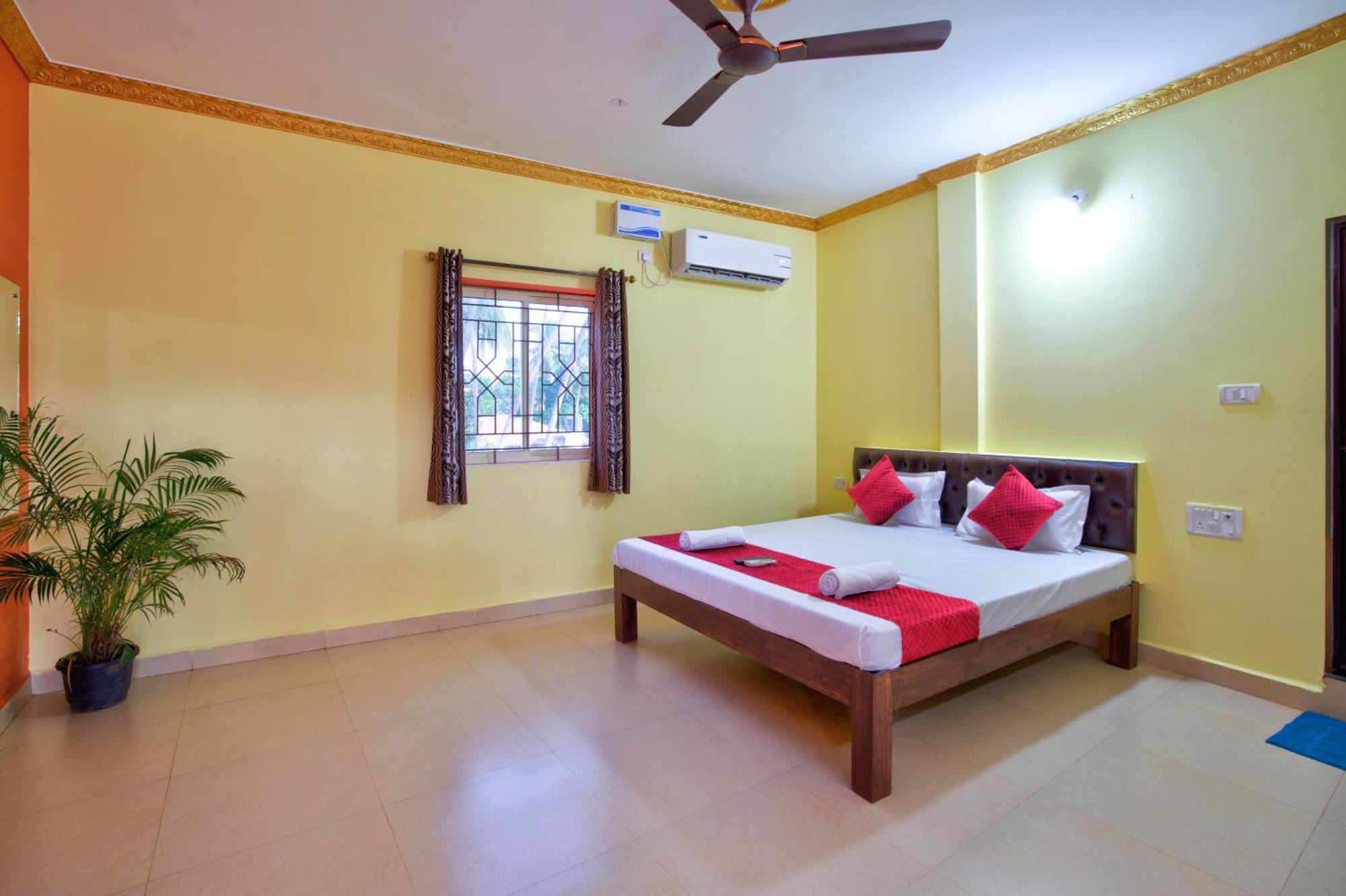 Hotel Savita Calangute Bagian luar foto